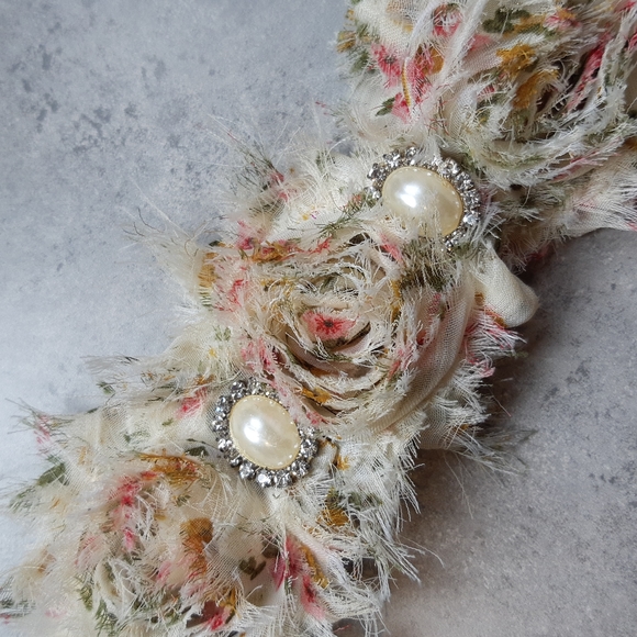Rosette Headband with Pearls - Picture 3 of 4